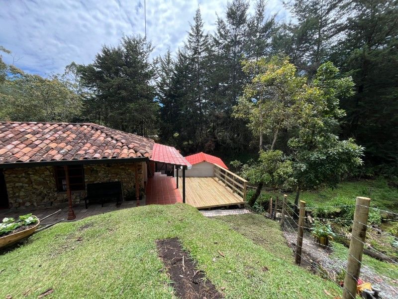 Finca en arriendo ubicada en Rionegro, sector Vía Llanogrande - el Retiro - 24