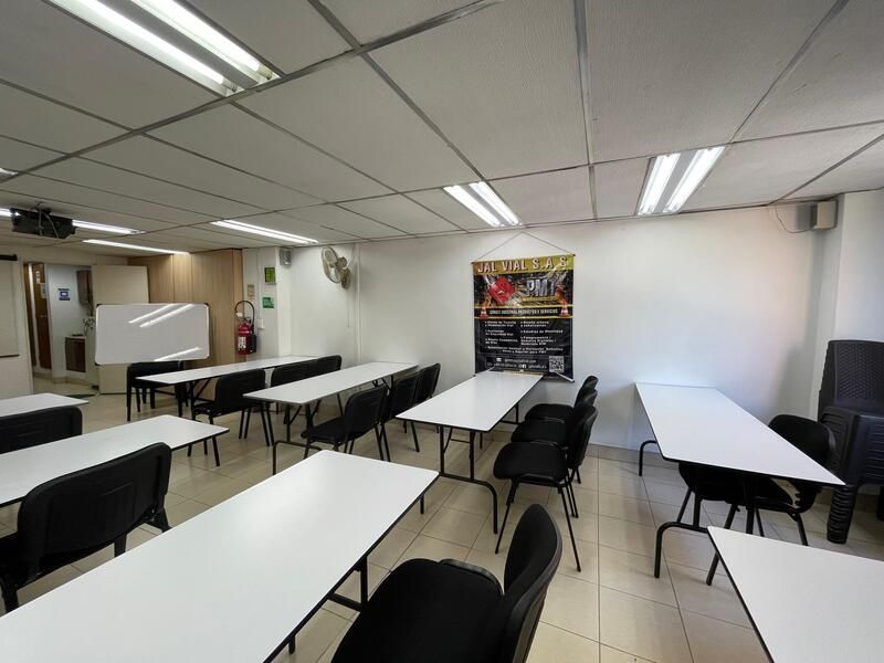 Oficina en venta ubicada en Medellín, sector Laureles - 7