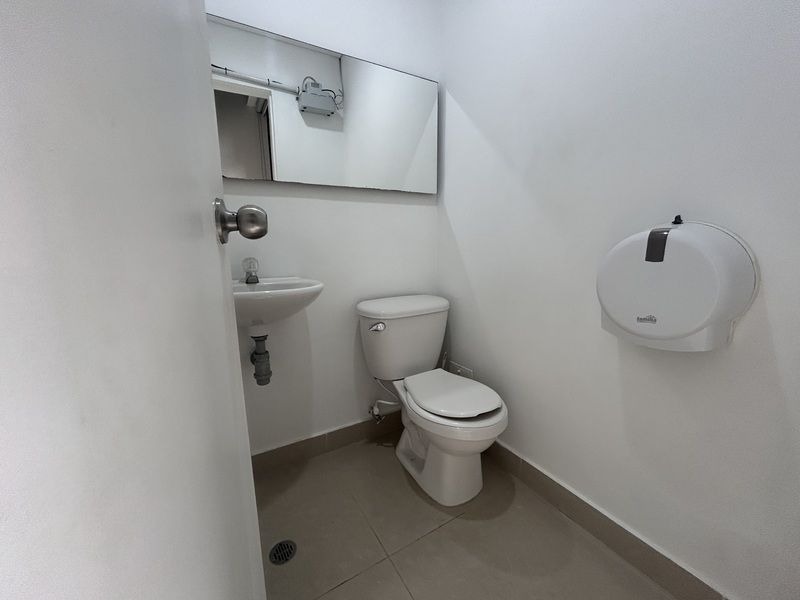 Oficina en arriendo ubicada en Medellín, sector Milla de Oro - 9