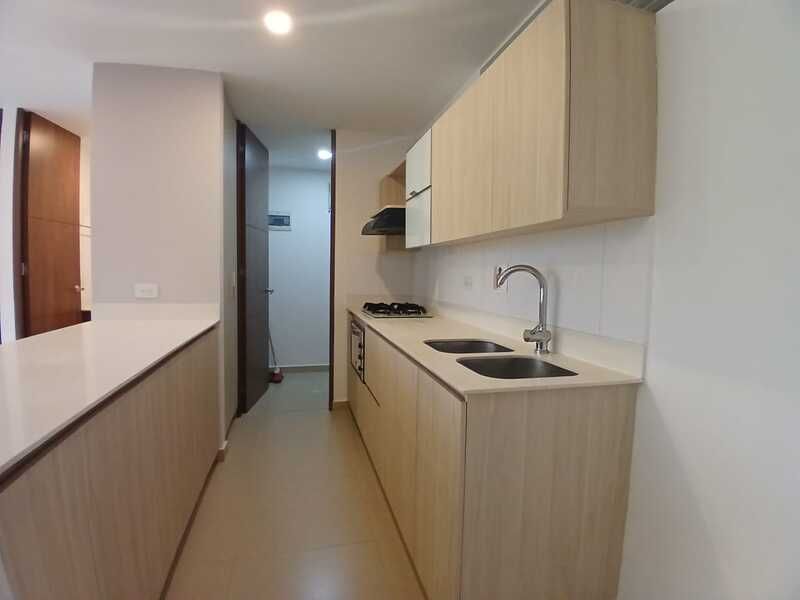 Apartaestudio en arriendo ubicado en Medellín, sector Loma de los Gonzales - 3