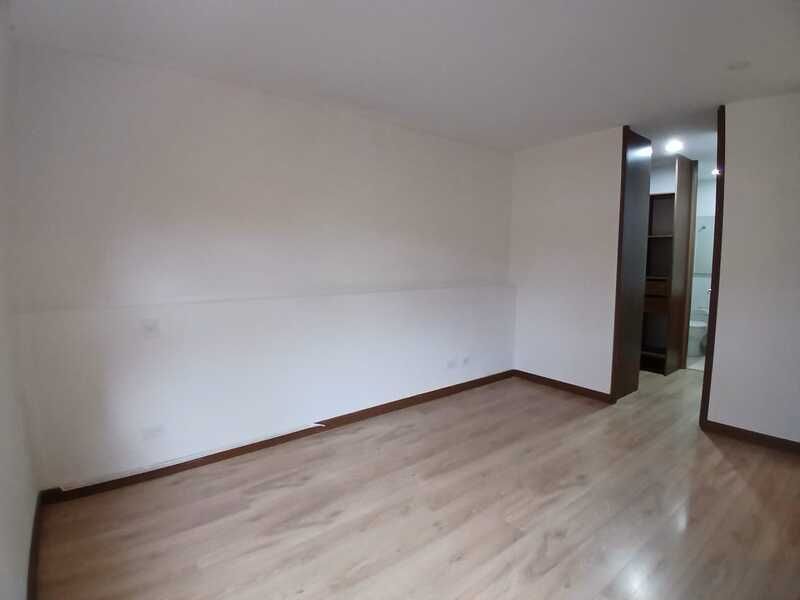 Apartaestudio en arriendo ubicado en Medellín, sector Loma de los Gonzales - 4