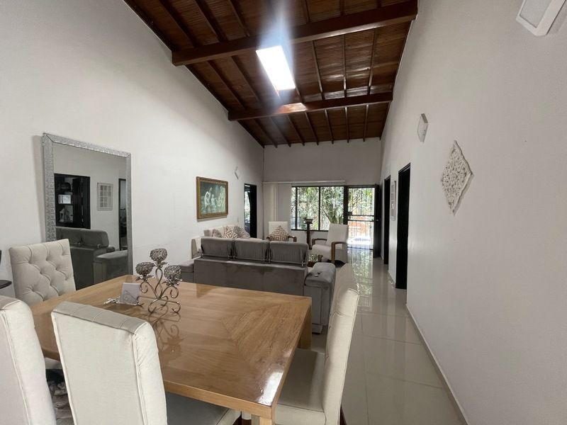 Casa en venta ubicada en Medellín, sector Laureles - 2