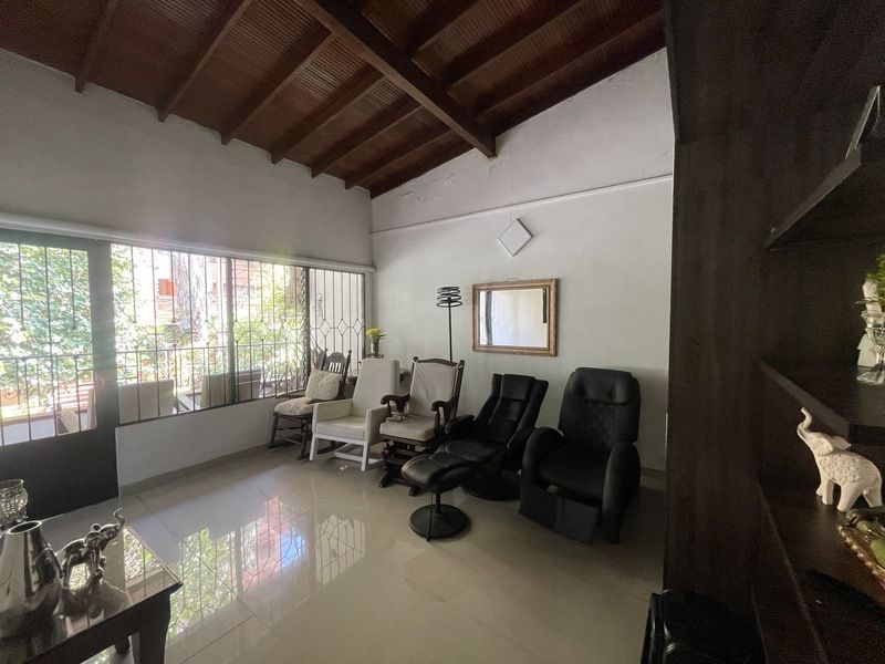 Casa en venta ubicada en Medellín, sector Laureles - 4
