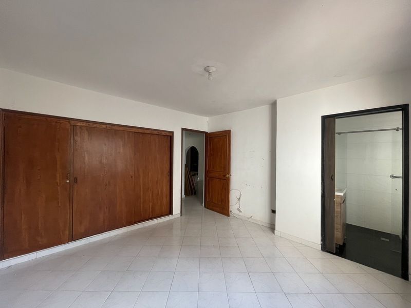 Casa en venta ubicada en Medellín, sector Laureles - 11
