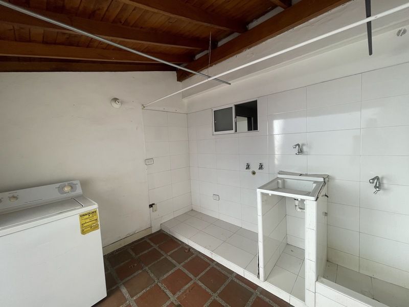 Casa en venta ubicada en Medellín, sector Laureles - 26
