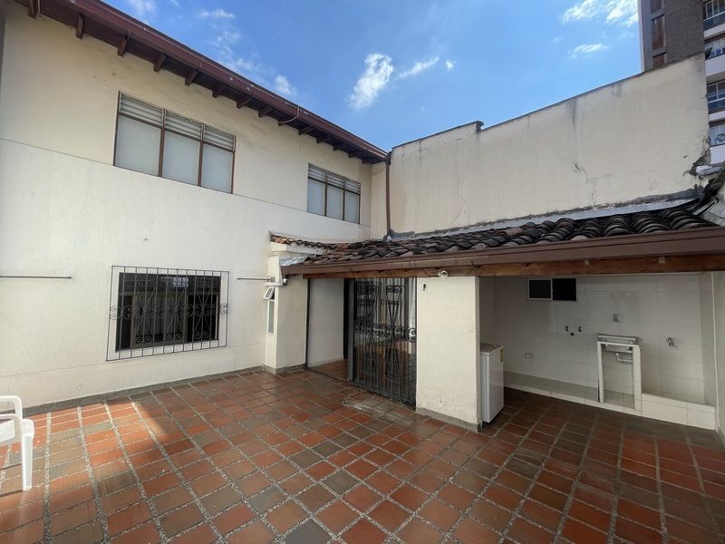 Casa en venta ubicada en Medellín, sector Laureles - 28