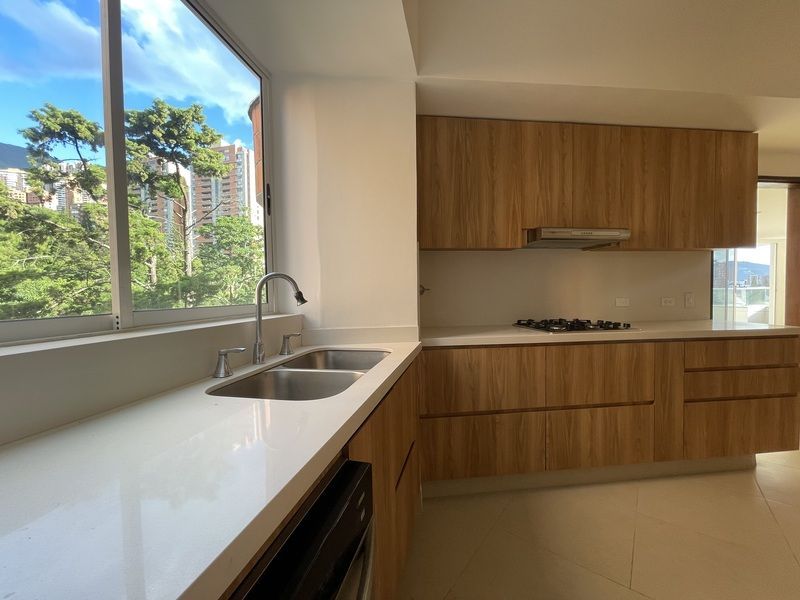 Apartamento en venta ubicado en Medellín, sector El Tesoro - 10