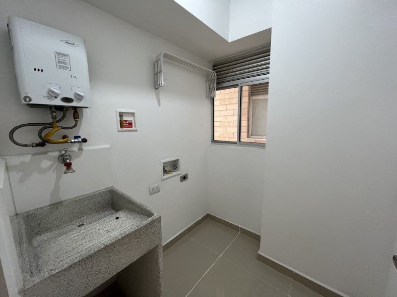 Apartamento en arriendo ubicado en Sabaneta, sector Tres Esquinas - 11