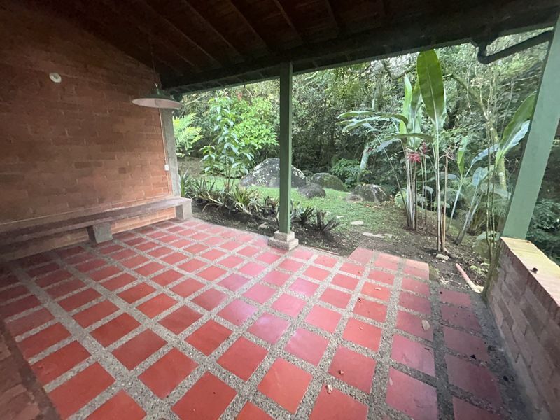Casa en arriendo ubicada en Medellín, sector Las Lomas 1 - 18