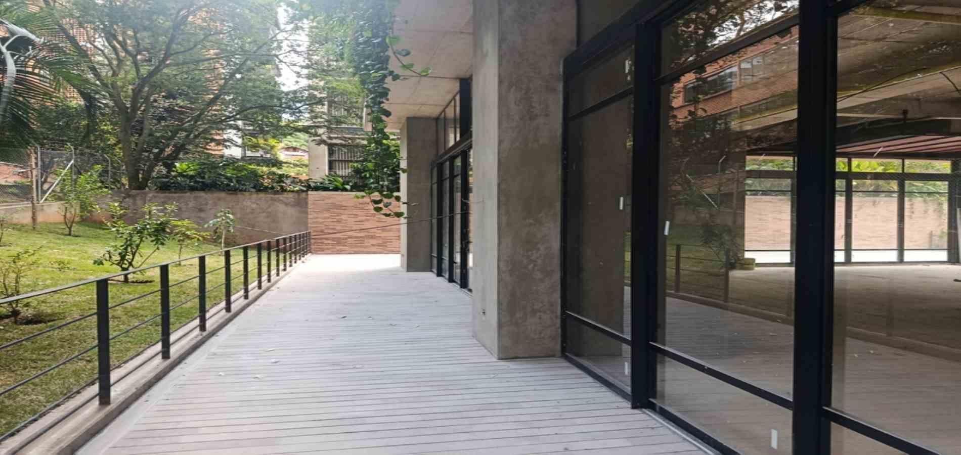 Local en arriendo ubicado en Medellín, sector Las Lomas - 4