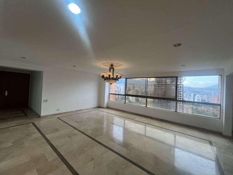 Apartamento en arriendo ubicado en Medellín, sector Los Balsos - 2