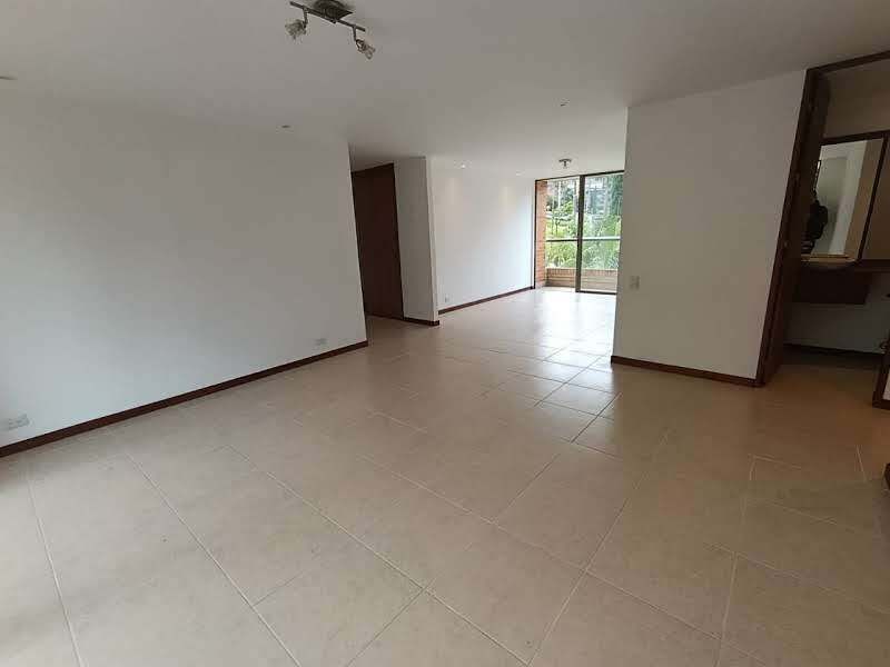 Apartamento en arriendo ubicado en Medellín, sector Balsos - 2