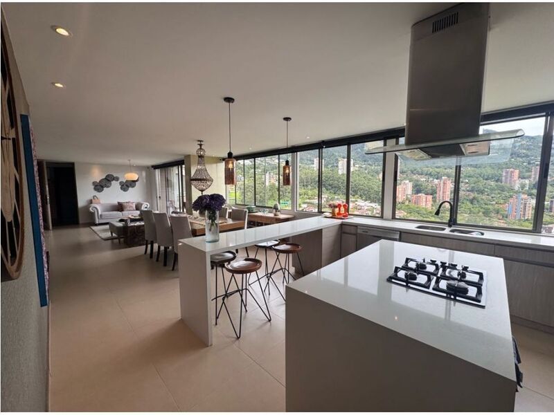 Apartamento en venta ubicado en Medellín, sector Altos del Poblado - 10