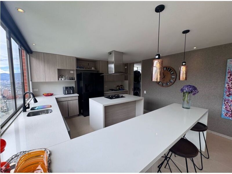 Apartamento en venta ubicado en Medellín, sector Altos del Poblado - 13