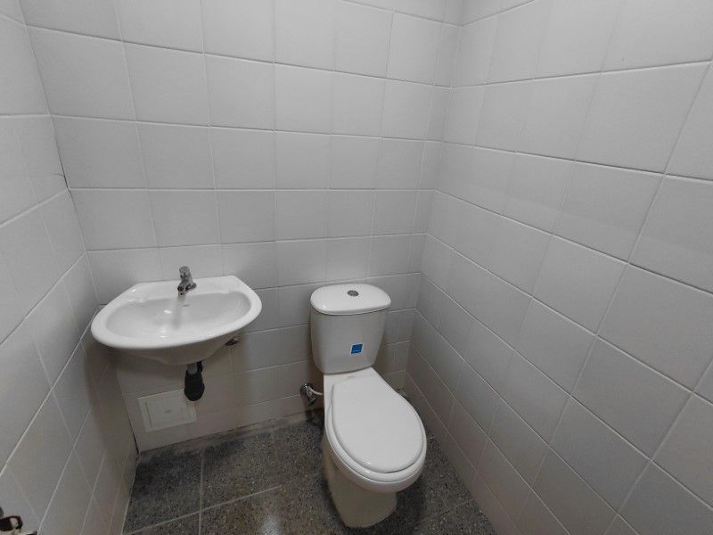 Local en arriendo ubicado en Medellín, sector Guayabal - 11