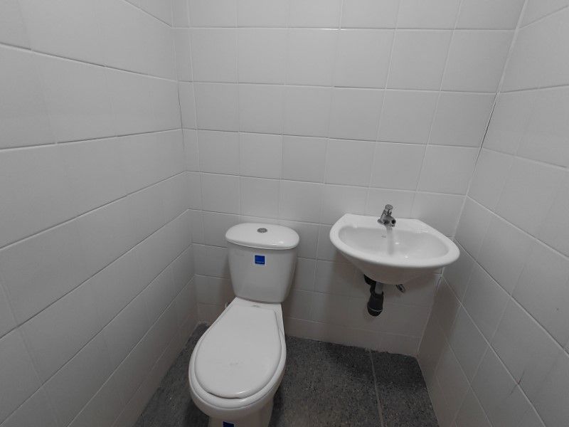 Local en arriendo ubicado en Medellín, sector Guayabal - 12