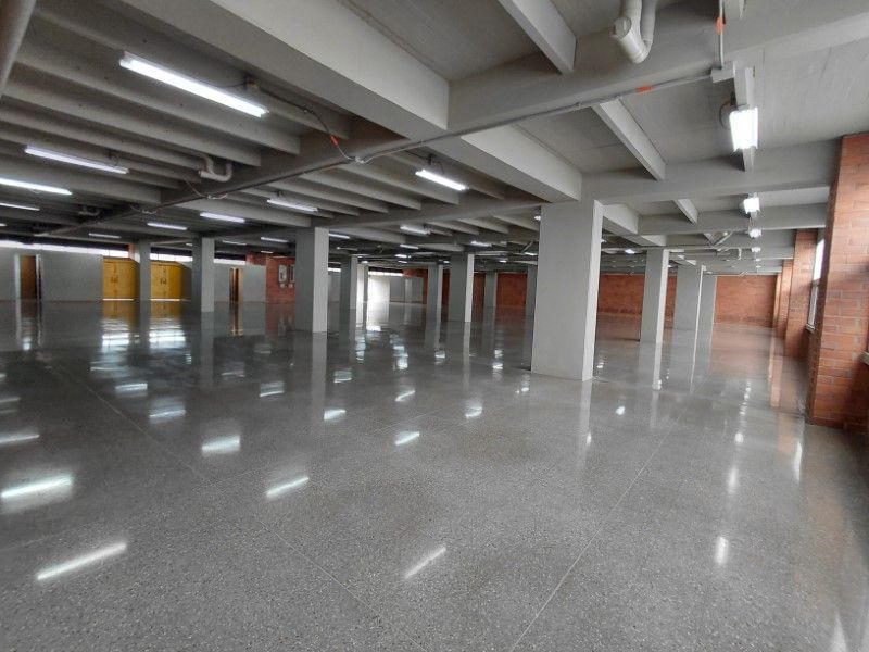 Oficina en arriendo ubicada en Medellín, sector Guayabal - 8