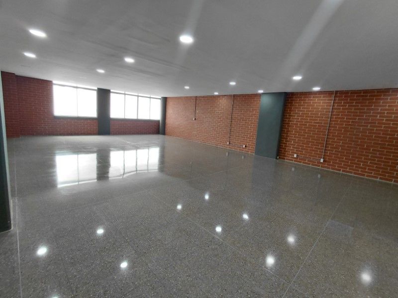 Oficina en arriendo ubicada en Medellín, sector Guayabal - 2
