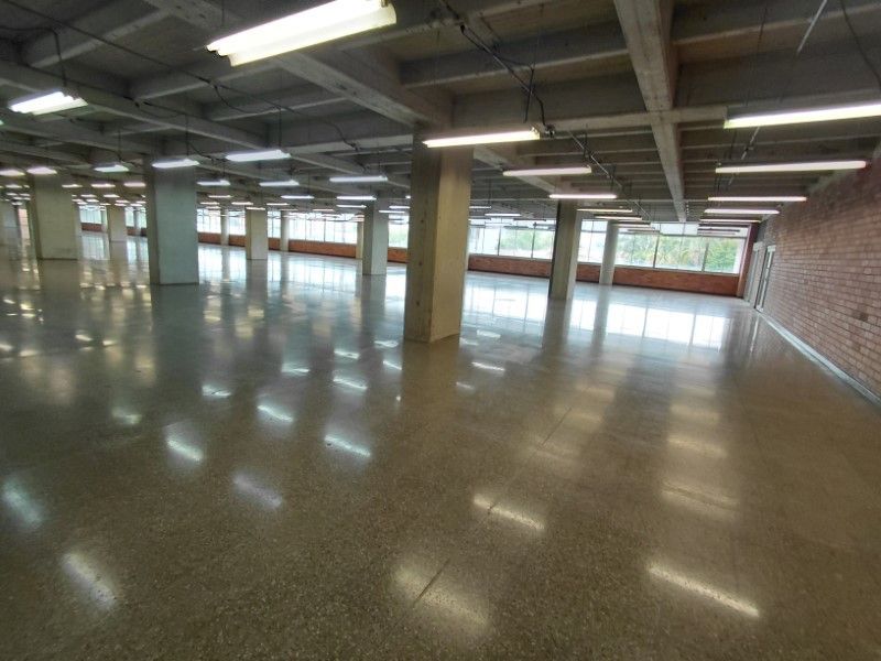 Oficina en arriendo ubicada en Medellín, sector Guayabal - 12