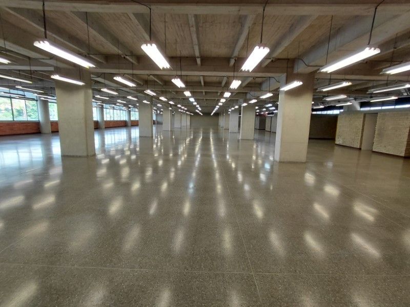 Oficina en arriendo ubicada en Medellín, sector Guayabal - 4