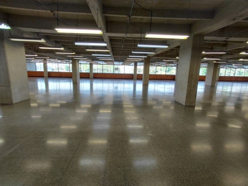 Oficina en arriendo ubicada en Medellín, sector Guayabal - 8