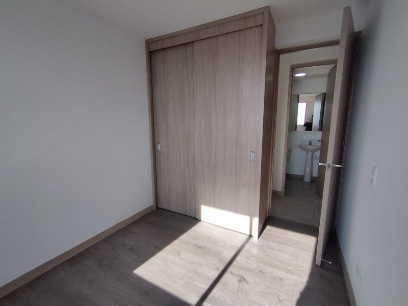 Apartamento en venta ubicado en Medellín, sector Altos de Calasanz - 5