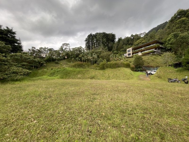 Lote en venta ubicado en Envigado, sector Loma del Escobero - 4