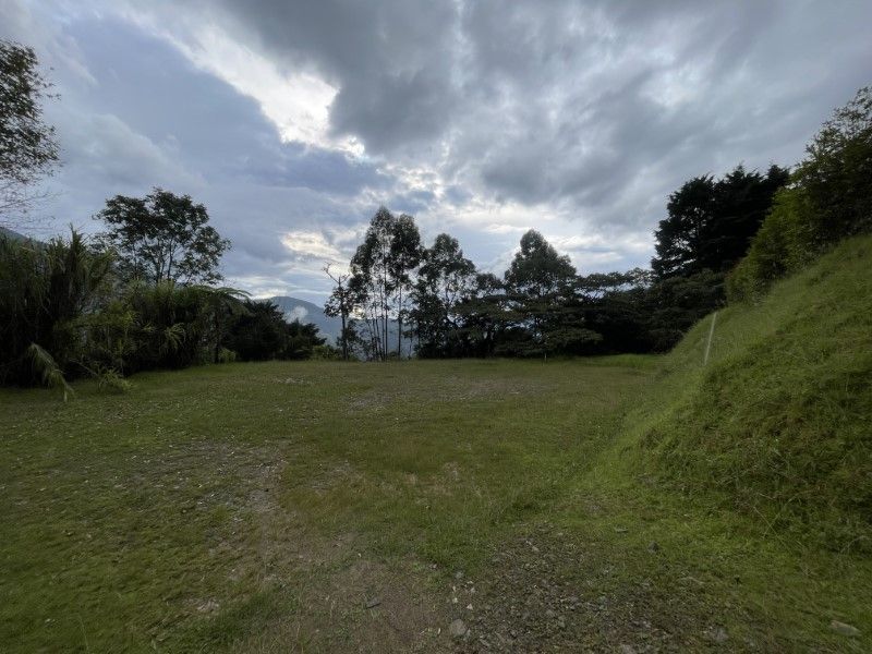 Lote en venta ubicado en Envigado, sector Loma del Escobero - 5