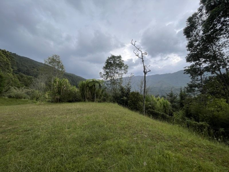 Lote en venta ubicado en Envigado, sector Loma del Escobero - 6
