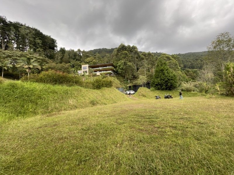 Lote en venta ubicado en Envigado, sector Loma del Escobero - 9