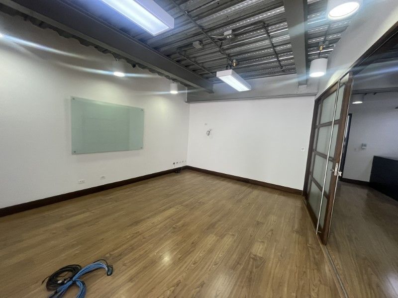 Oficina en arriendo ubicada en Medellín, sector Provenza - 3