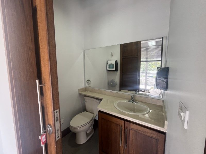 Oficina en arriendo ubicada en Medellín, sector Provenza - 10