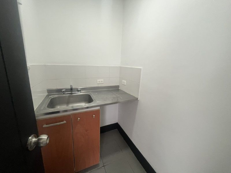 Oficina en arriendo ubicada en Medellín, sector Provenza - 4