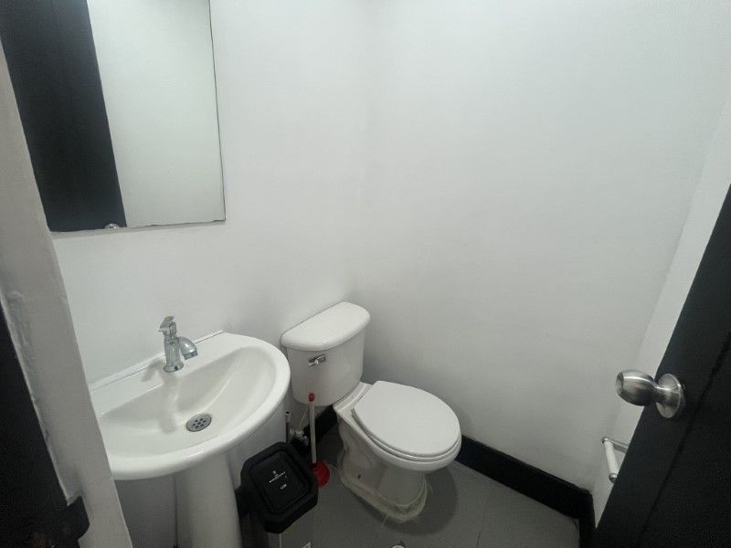 Oficina en arriendo ubicada en Medellín, sector Provenza - 5