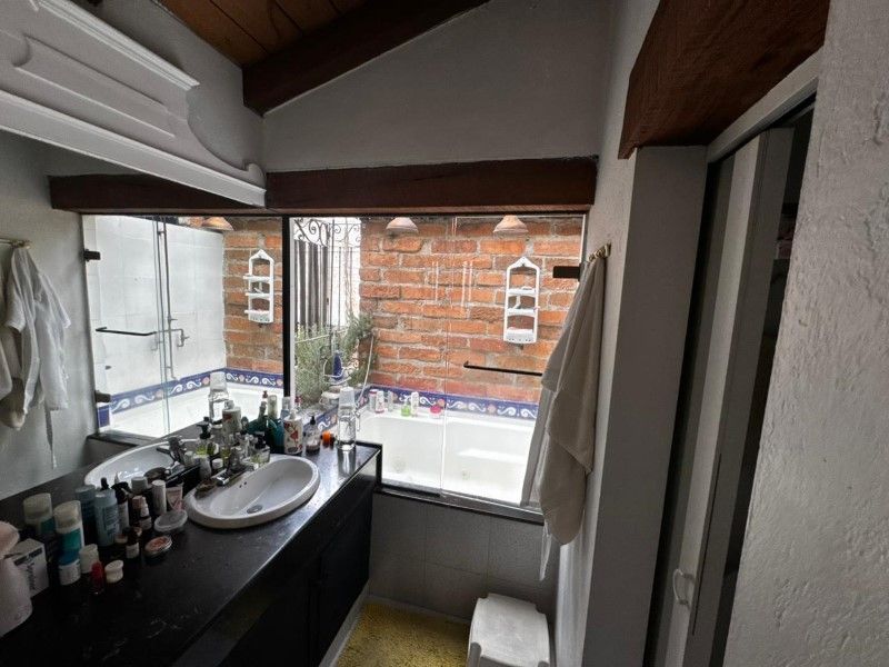 Casa en venta ubicada en Medellín, sector Poblado - 9