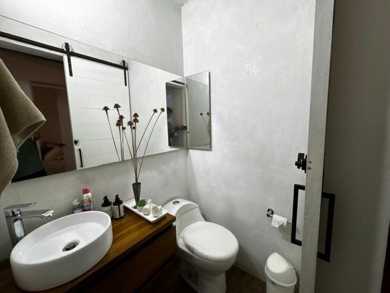 Casa en venta ubicada en Medellín, sector Poblado - 10