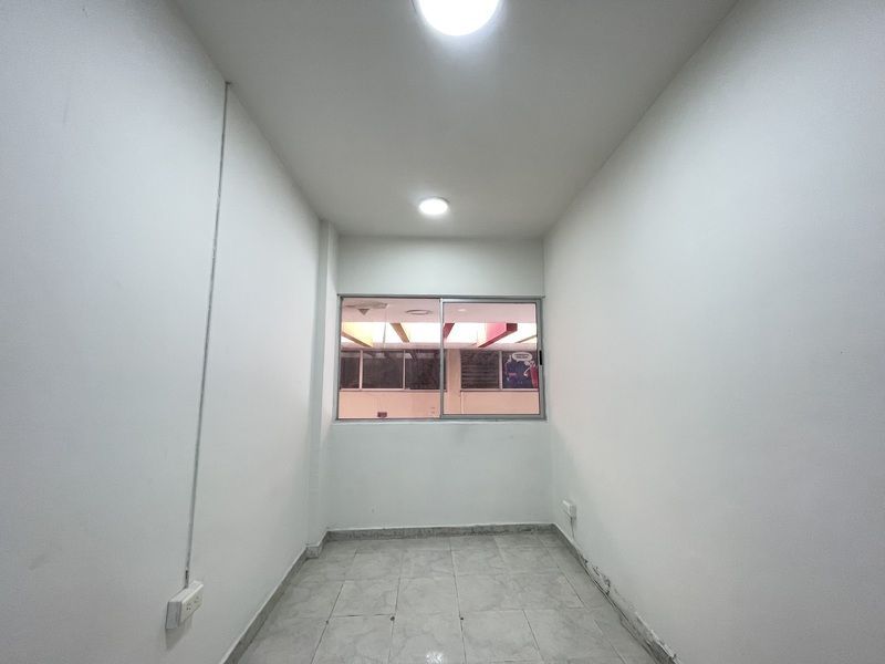 Local en arriendo ubicado en Medellín, sector Belén los Alpes - 2