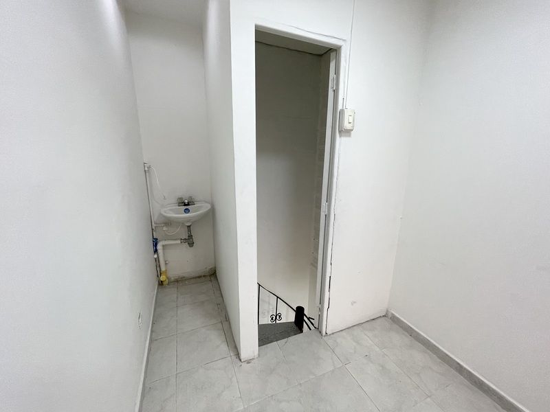 Local en arriendo ubicado en Medellín, sector Belén los Alpes - 5