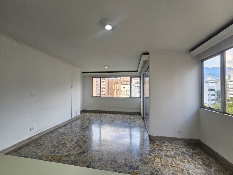 Apartamento en venta ubicado en Medellín, sector Laureles - 2