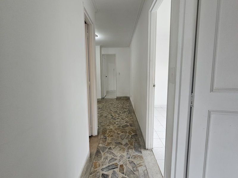 Apartamento en venta ubicado en Medellín, sector Laureles - 7