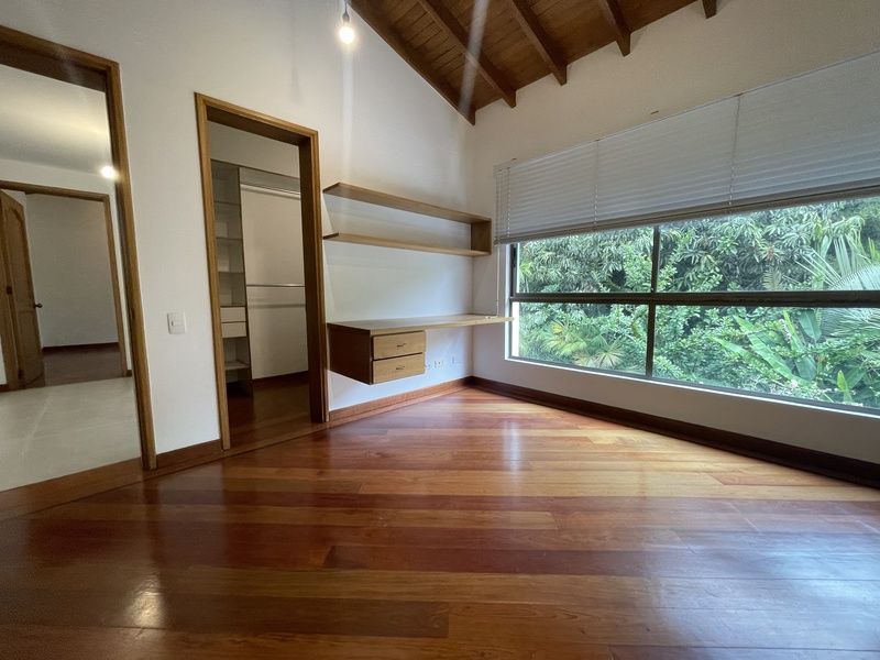 Casa en venta ubicada en Envigado, sector Loma los Benedictinos - 11