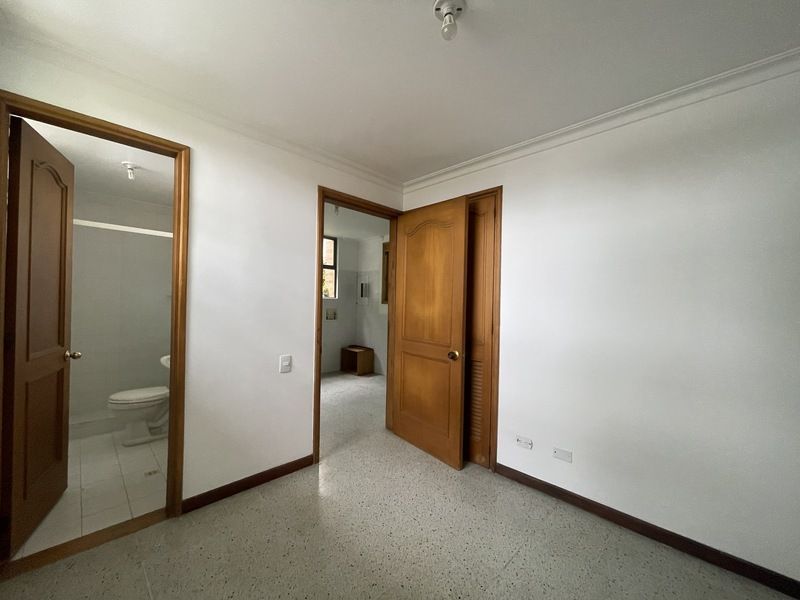 Casa en venta ubicada en Envigado, sector Loma los Benedictinos - 13