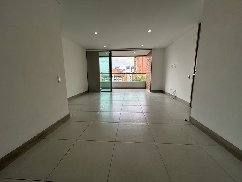 Apartamento en arriendo ubicado en Envigado, sector Loma de los Mesa - 2