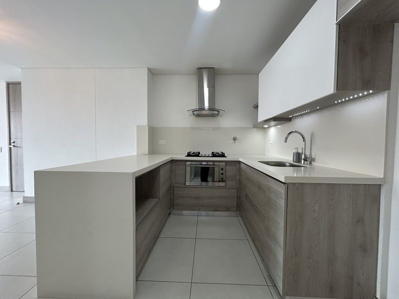 Apartamento en arriendo ubicado en Envigado, sector Loma de los Mesa - 5