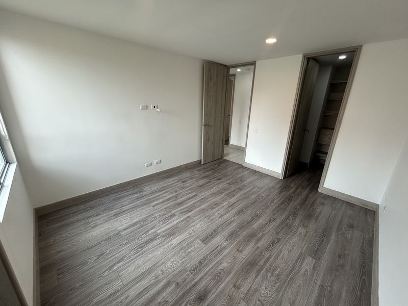 Apartamento en arriendo ubicado en Envigado, sector Loma de los Mesa - 9