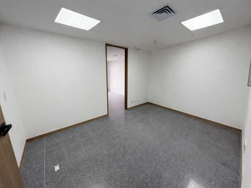 Consultorio en arriendo ubicado en Medellín, sector San Diego - 3