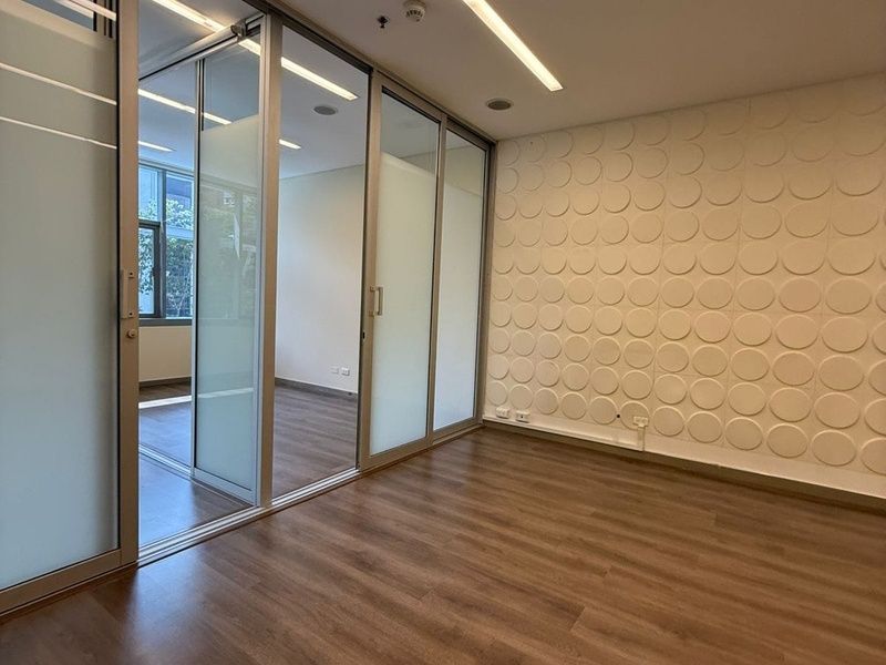 Oficina en arriendo ubicada en Medellín, sector Milla de Oro - 2