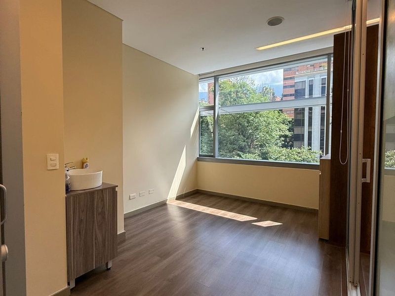 Oficina en arriendo ubicada en Medellín, sector Milla de Oro - 4
