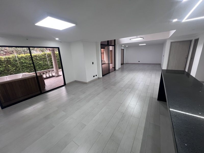 Casa en arriendo ubicada en Medellín, sector La Calera - 3