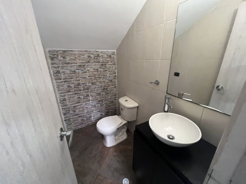 Casa en arriendo ubicada en Medellín, sector La Calera - 15